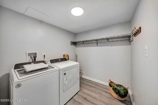 6100 Toebbe Ln, Louisville, KY 40229