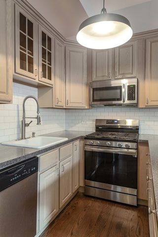 1344 N NORTH PARK Avenue 1, Chicago, IL 60610