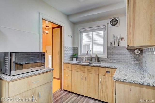 524 S Stephenson Highway, Royal Oak, MI 48067