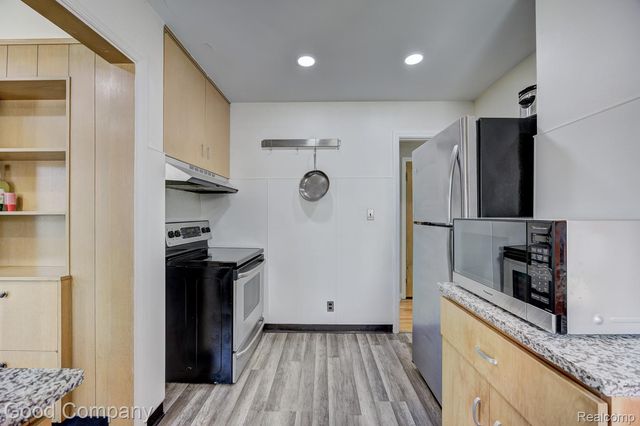 524 S Stephenson Highway, Royal Oak, MI 48067