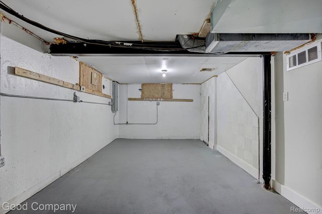 524 S Stephenson Highway, Royal Oak, MI 48067