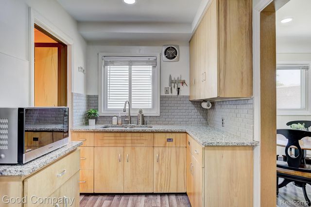 524 S Stephenson Highway, Royal Oak, MI 48067