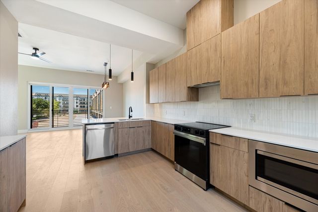 4060 Spring Valley Road 405, Farmers Branch, TX 75244