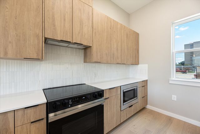 4060 Spring Valley Road 405, Farmers Branch, TX 75244