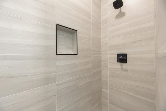 4060 Spring Valley Road 405, Farmers Branch, TX 75244