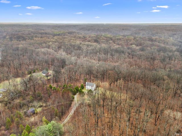 9353 S Chapel Hill Road, Heltonville, IN 47436