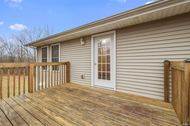 9353 S Chapel Hill Road, Heltonville, IN 47436