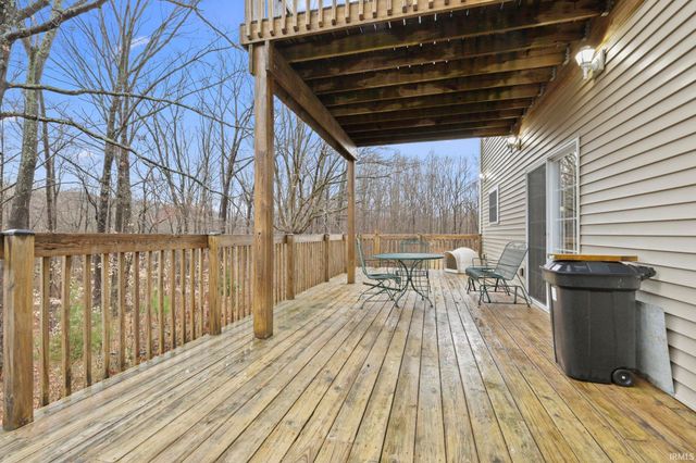 9353 S Chapel Hill Road, Heltonville, IN 47436