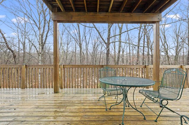 9353 S Chapel Hill Road, Heltonville, IN 47436