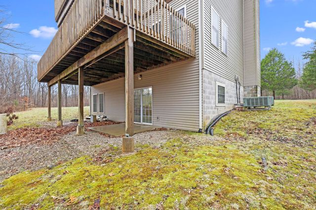 9353 S Chapel Hill Road, Heltonville, IN 47436