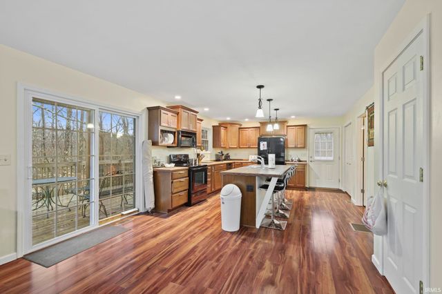 9353 S Chapel Hill Road, Heltonville, IN 47436