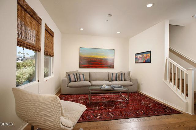 281 N Mar Vista 14, Pasadena, CA 91106