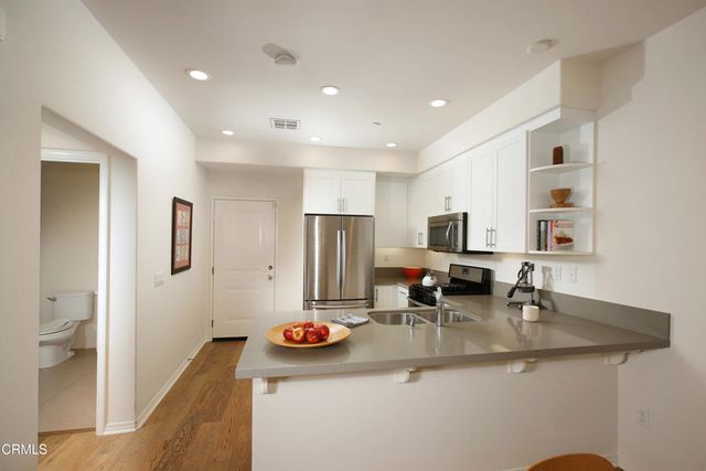 281 N Mar Vista 14, Pasadena, CA 91106