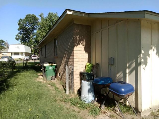 622-624 Newcastle Dr, Sherwood, AR 72120