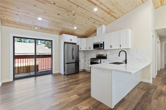 183 Moreno Lane, Sugarloaf, CA 92386