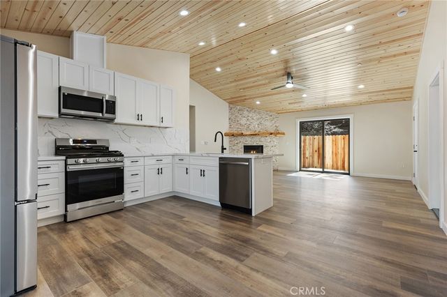 183 Moreno Lane, Sugarloaf, CA 92386