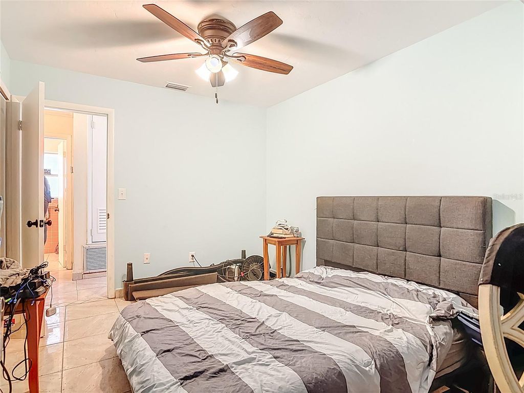 Image 12 of property listing at 1429 E LOMBARDY DRIVE, Deltona, FL 32725