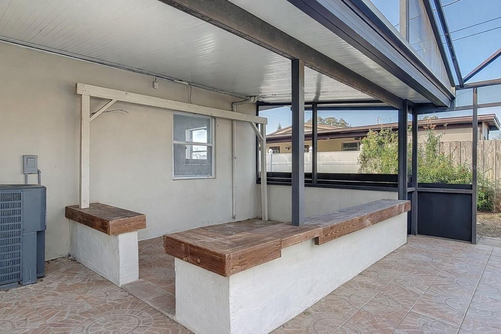 Image 19 of property listing at 1429 E LOMBARDY DRIVE, Deltona, FL 32725