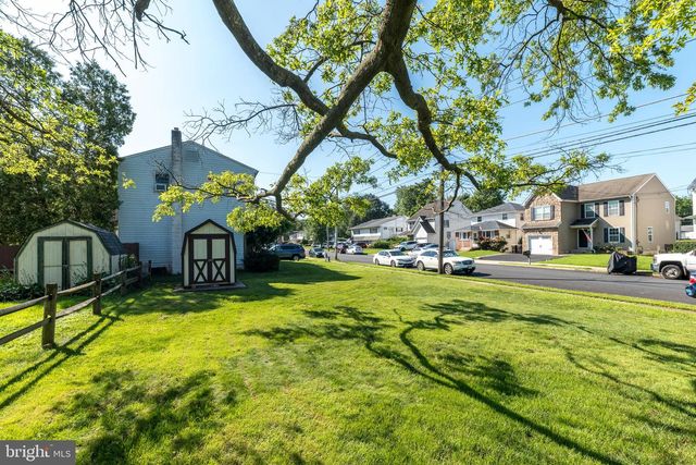 311 N LINE ST, Lansdale, PA 19446