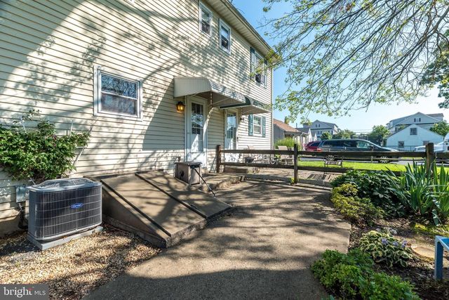 311 N LINE ST, Lansdale, PA 19446