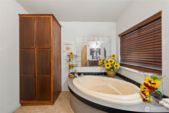 2211 W Sielaff Lane, Othello, WA 99344