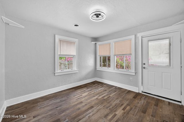 2240 W Lake Shore Drive, Wilmington, NC 28401