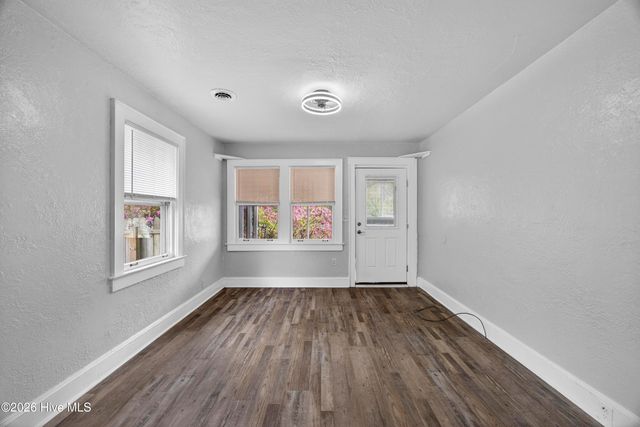 2240 W Lake Shore Drive, Wilmington, NC 28401