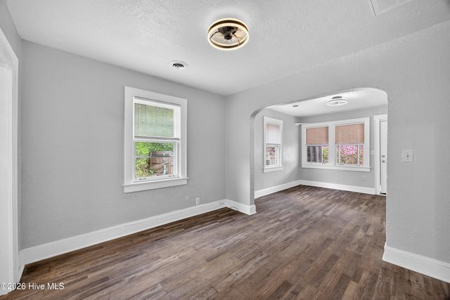 2240 W Lake Shore Drive, Wilmington, NC 28401