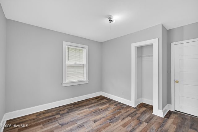 2240 W Lake Shore Drive, Wilmington, NC 28401