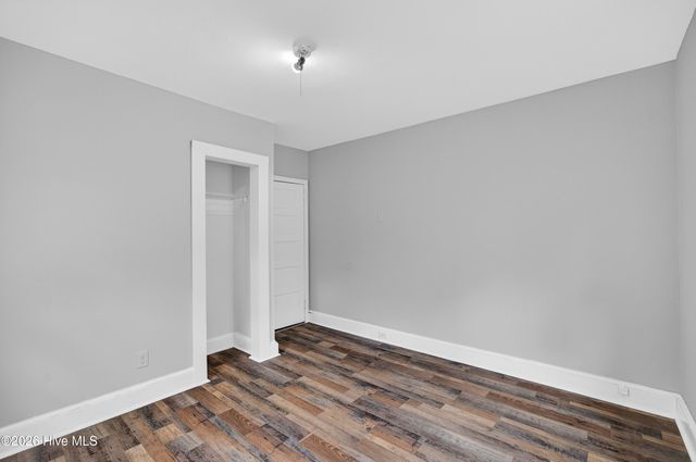 2240 W Lake Shore Drive, Wilmington, NC 28401