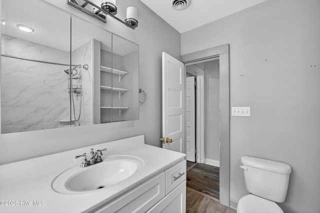 2240 W Lake Shore Drive, Wilmington, NC 28401