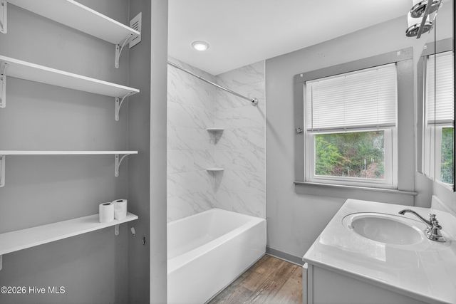 2240 W Lake Shore Drive, Wilmington, NC 28401