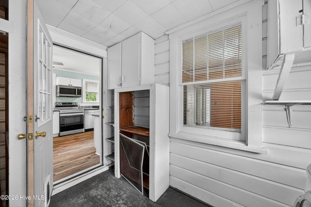 2240 W Lake Shore Drive, Wilmington, NC 28401