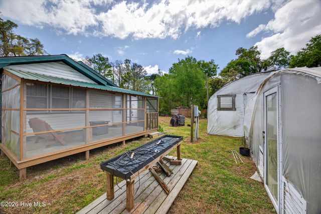 2240 W Lake Shore Drive, Wilmington, NC 28401