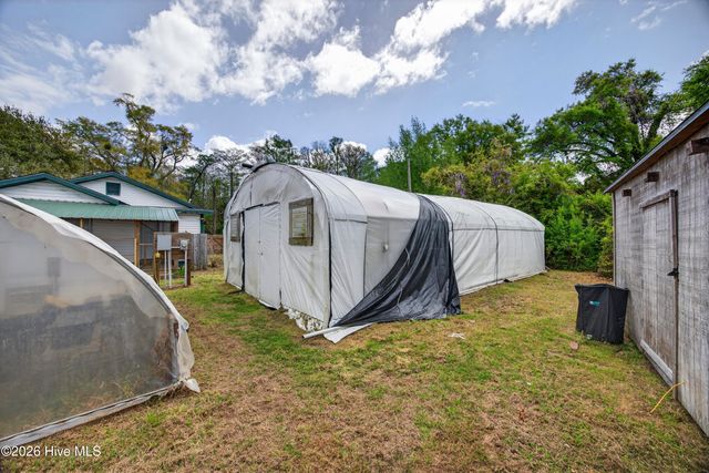 2240 W Lake Shore Drive, Wilmington, NC 28401