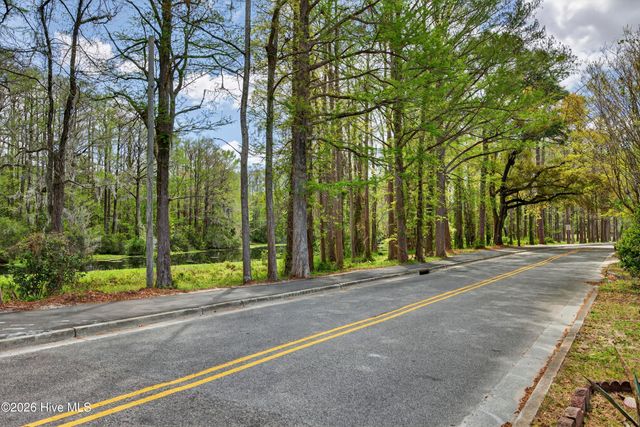 2240 W Lake Shore Drive, Wilmington, NC 28401