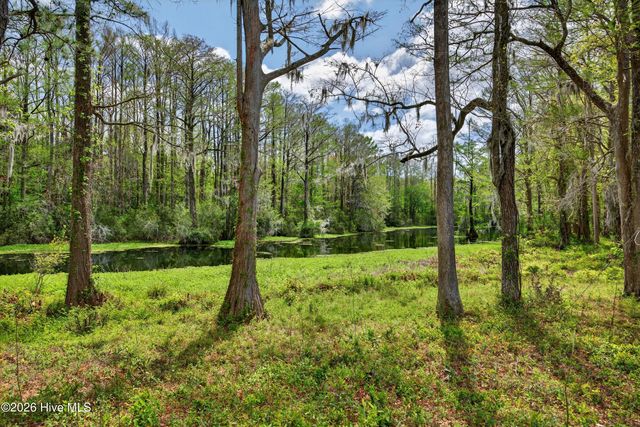 2240 W Lake Shore Drive, Wilmington, NC 28401