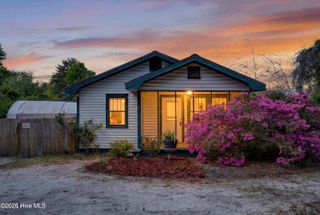 2240 W Lake Shore Drive, Wilmington, NC 28401