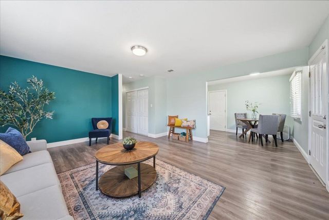 2865 26TH Ave, Sacramento, CA 95820