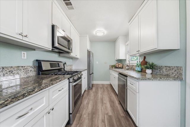 2865 26TH Ave, Sacramento, CA 95820