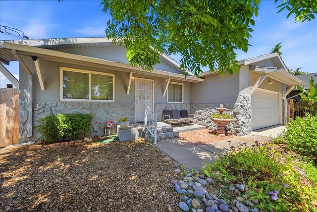 2865 26TH Ave, Sacramento, CA 95820