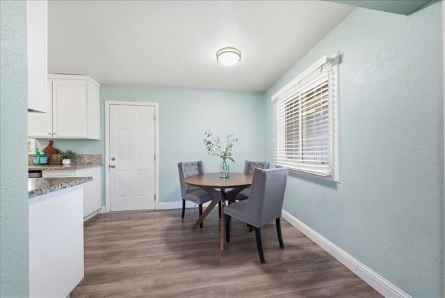 2865 26TH Ave, Sacramento, CA 95820