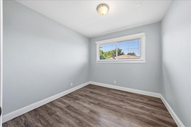 2865 26TH Ave, Sacramento, CA 95820