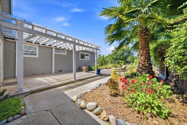 2865 26TH Ave, Sacramento, CA 95820