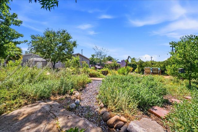 2865 26TH Ave, Sacramento, CA 95820