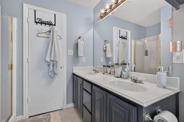 103 Post Oak Drive, Waxahachie, TX 75165