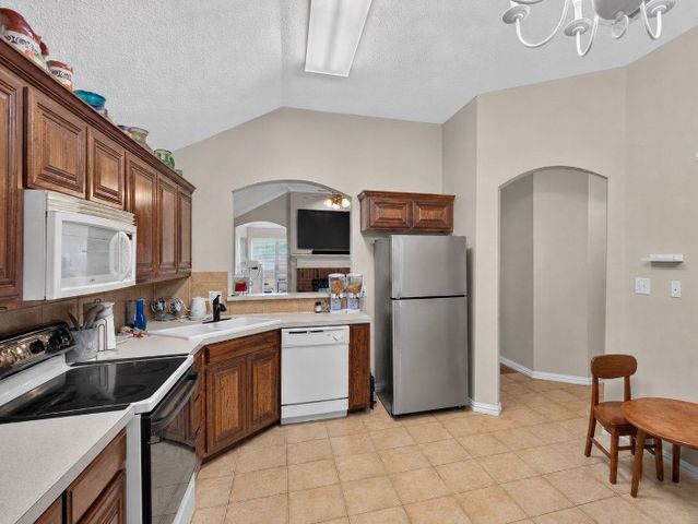 103 Post Oak Drive, Waxahachie, TX 75165