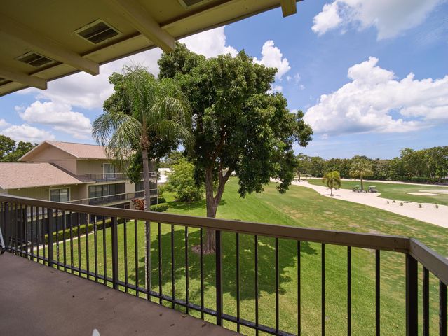 18369 SE Wood Haven Lane E, Jupiter, FL 33469