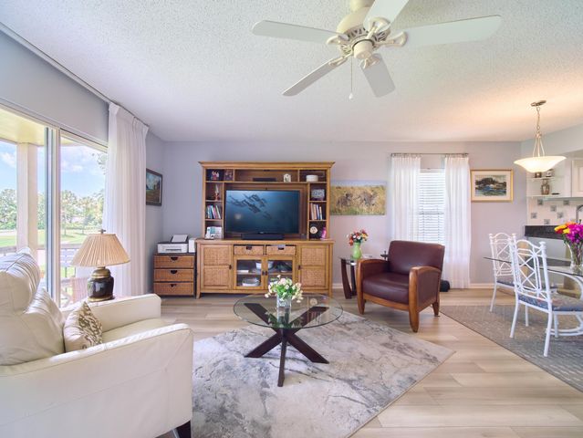 18369 SE Wood Haven Lane E, Jupiter, FL 33469