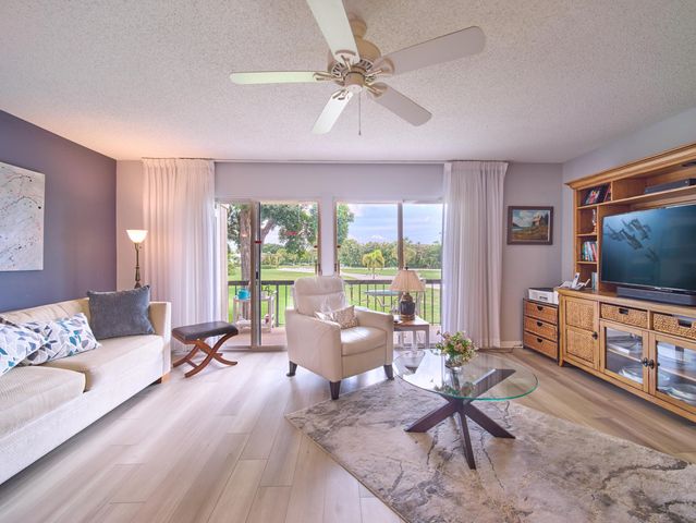 18369 SE Wood Haven Lane E, Jupiter, FL 33469